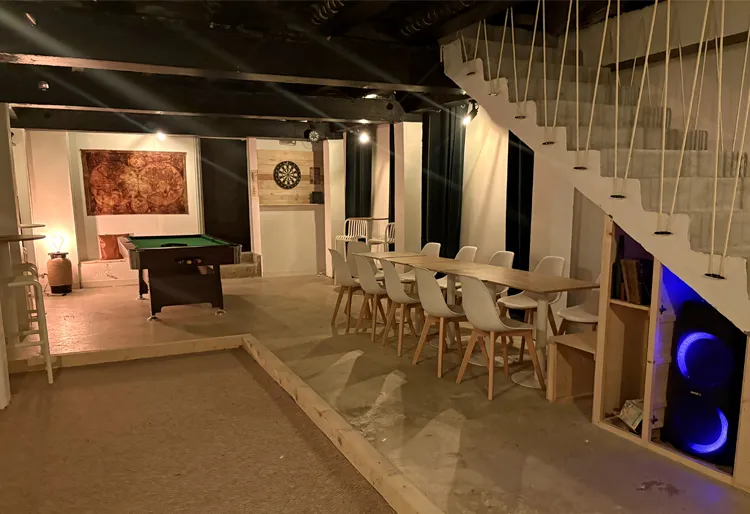 Billard au bar le Kruz à Antibes